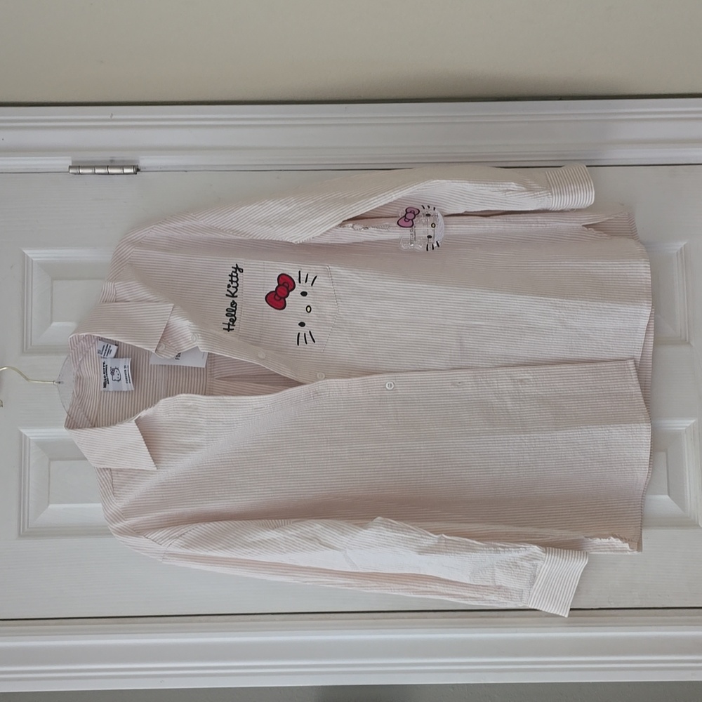 NWT Forever 21 x Hello Kitty Poplin Shirt